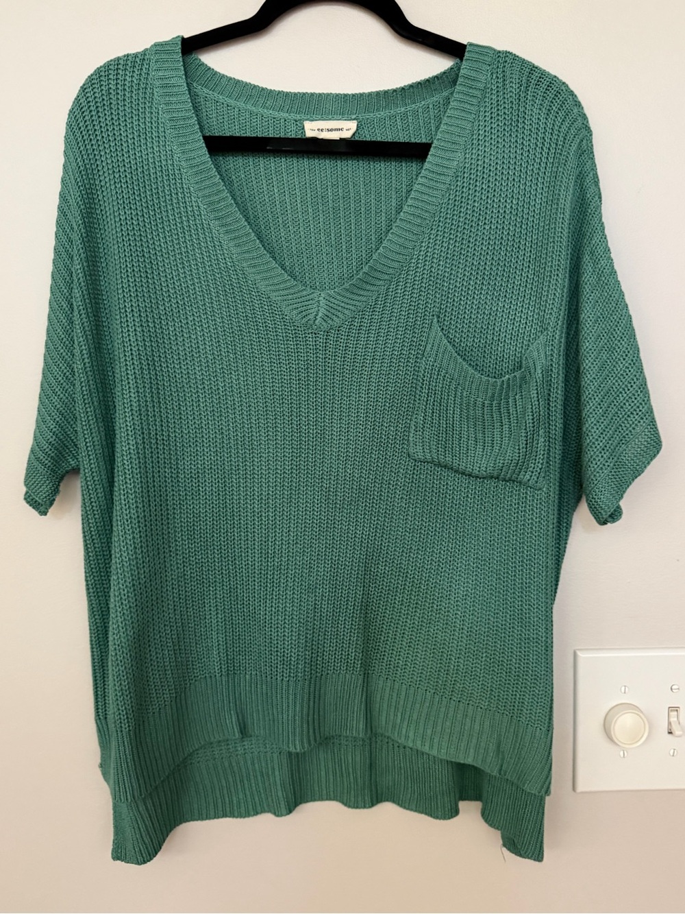 eesome Green Relaxed V-Neck Pocket Sweater